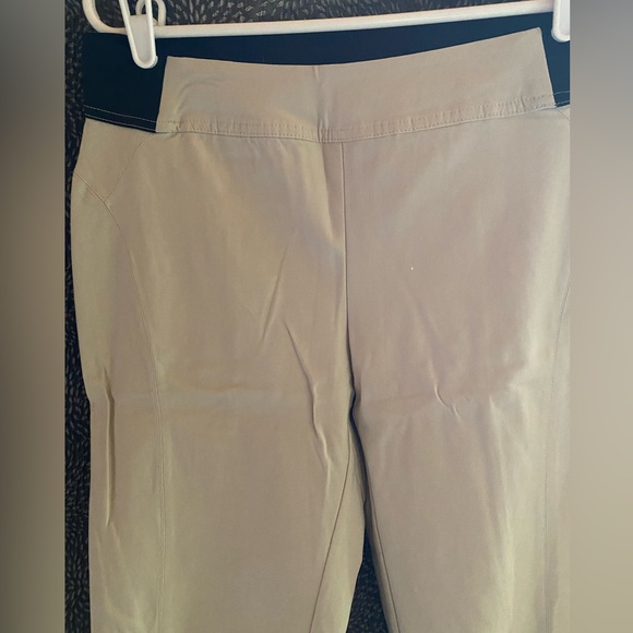 VERA WANG Khaki Capri Pants - Picture 5 of 5